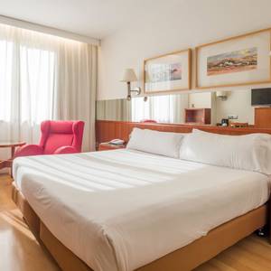 Quartos Hotel Ilunion Les Corts Spa Barcelona S Tio Oficial